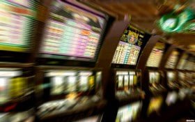 Esports ပြိုင်ပွဲကြီးများ Live Bet odds စစ်ဆေးနေခြင်း